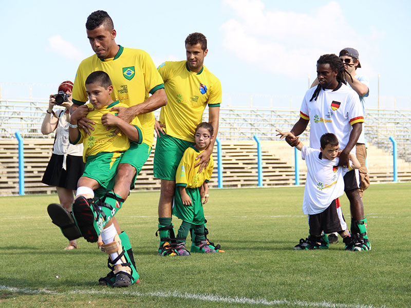 A Lupo, tradicional fabricante de meias e roupas íntimas, vai promover a Copa “Bota do Mundo 2014”, em 10 de dezembro próximo, que proporcionará a crianças especiais a oportunidade de realizar o sonho de jogar futebol. 